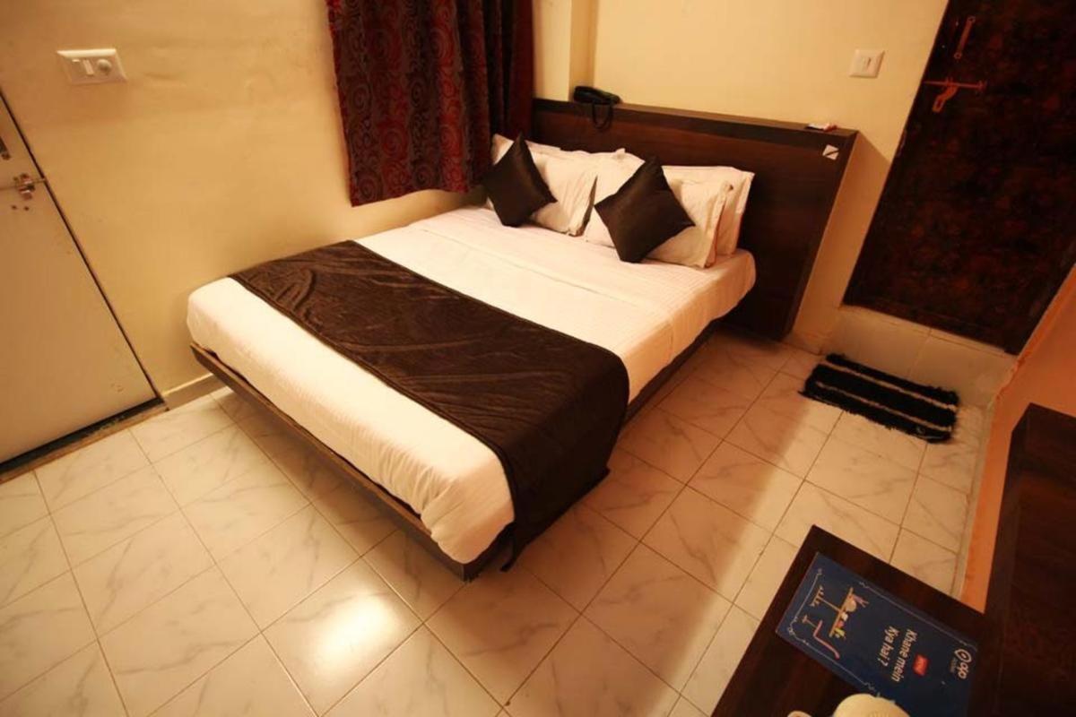 Hotel Raj Palace Ahmedabad Eksteriør bilde