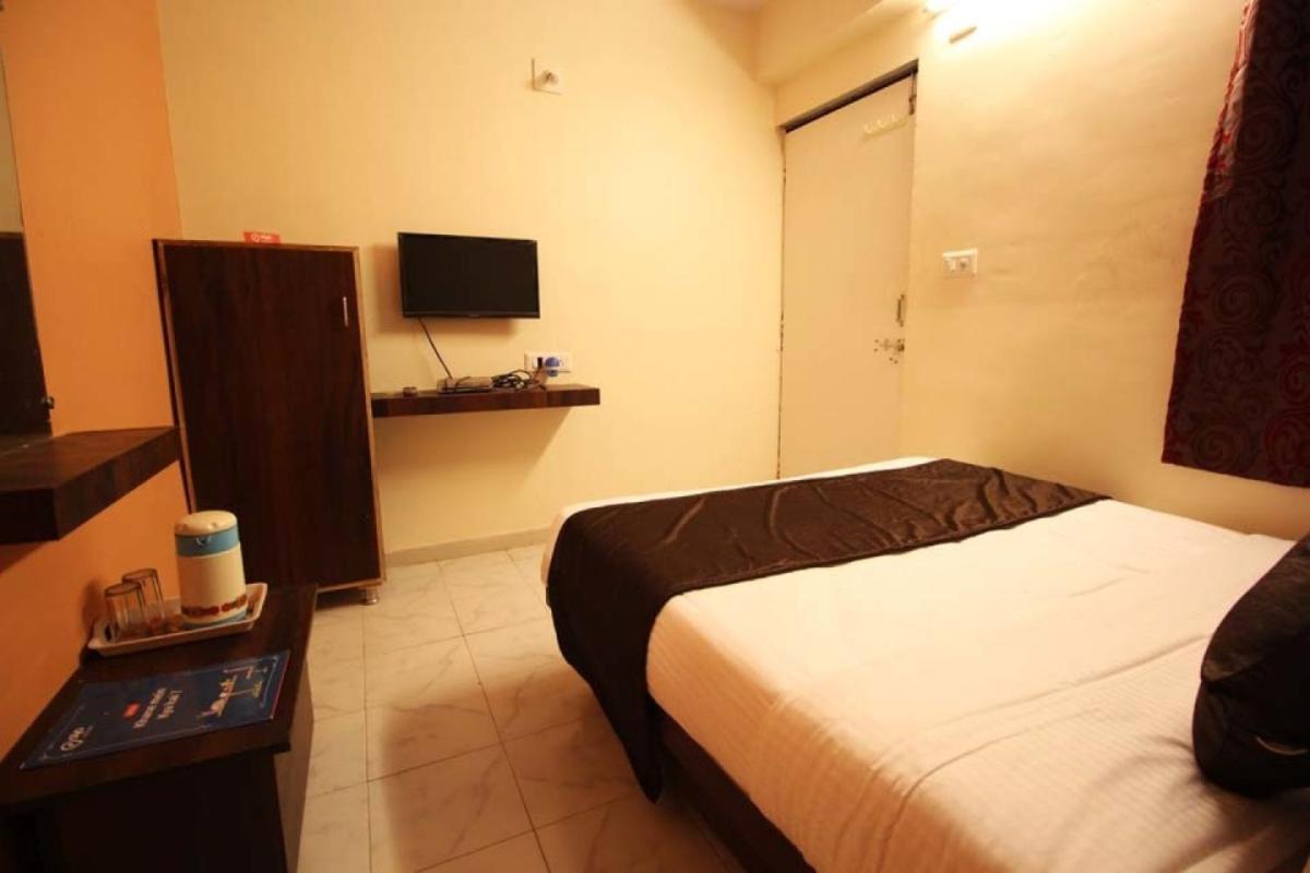 Hotel Raj Palace Ahmedabad Eksteriør bilde